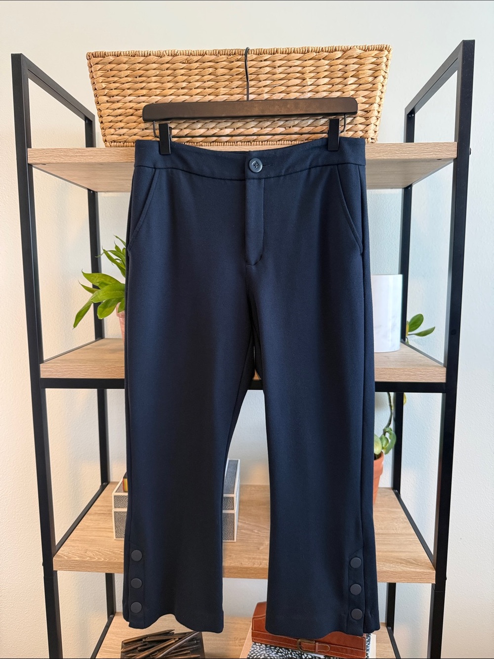 Cabi #6043 Mid-Rise Keen Kick Flare Crop Navy Blue Nautical Career Pant, 6